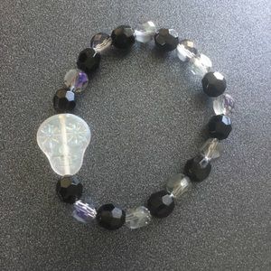 NWT Black & clear sugar skull bead bracelet